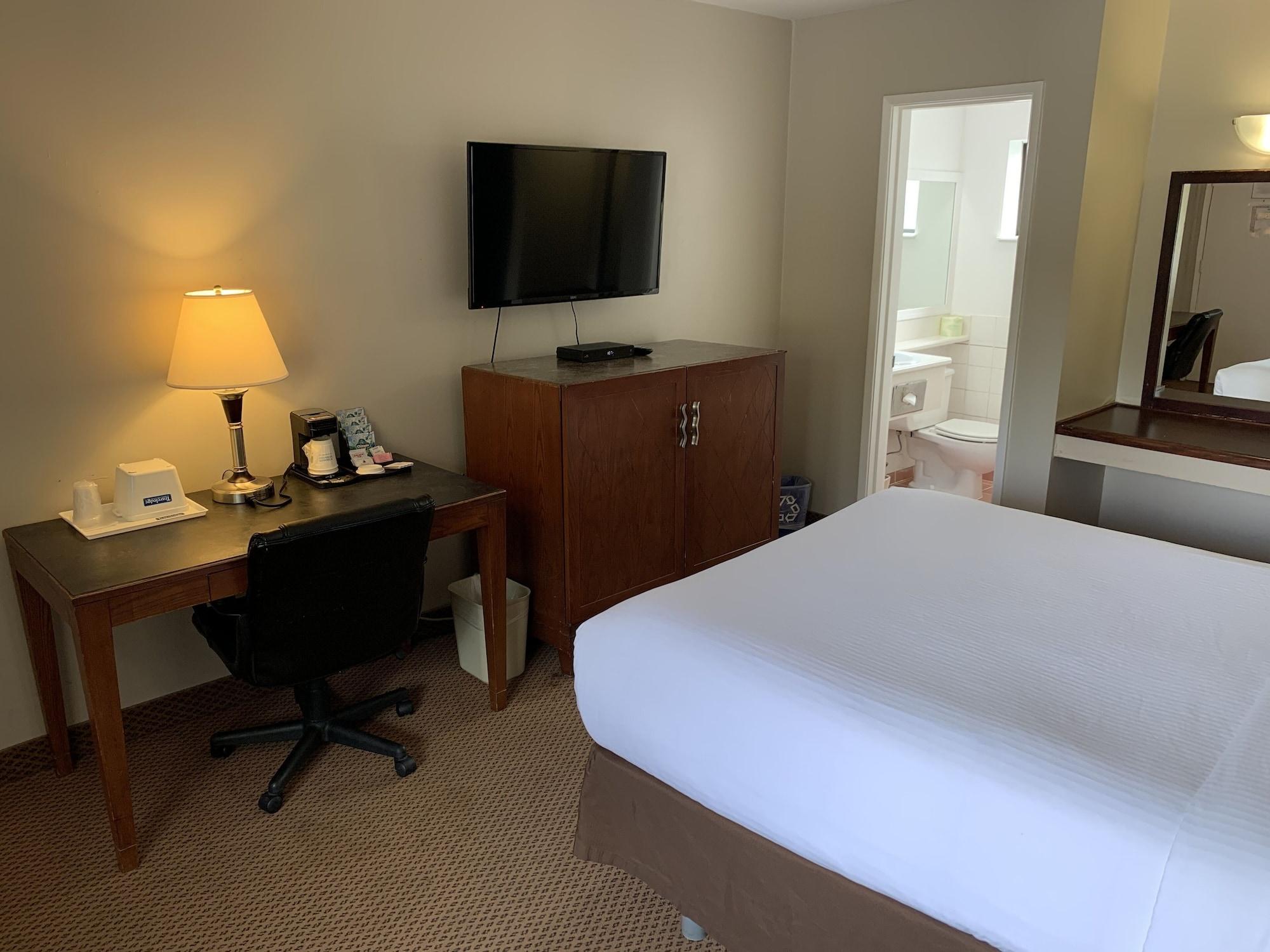 Travelodge By Wyndham Vancouver Lions Gate Exterior foto