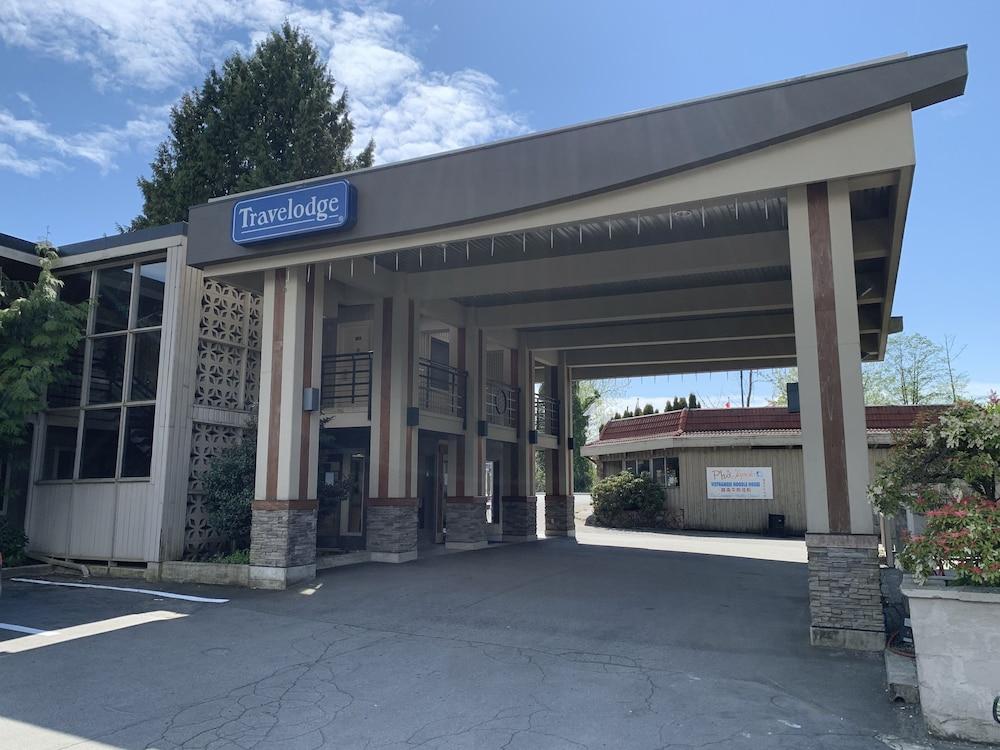 Travelodge By Wyndham Vancouver Lions Gate Exterior foto