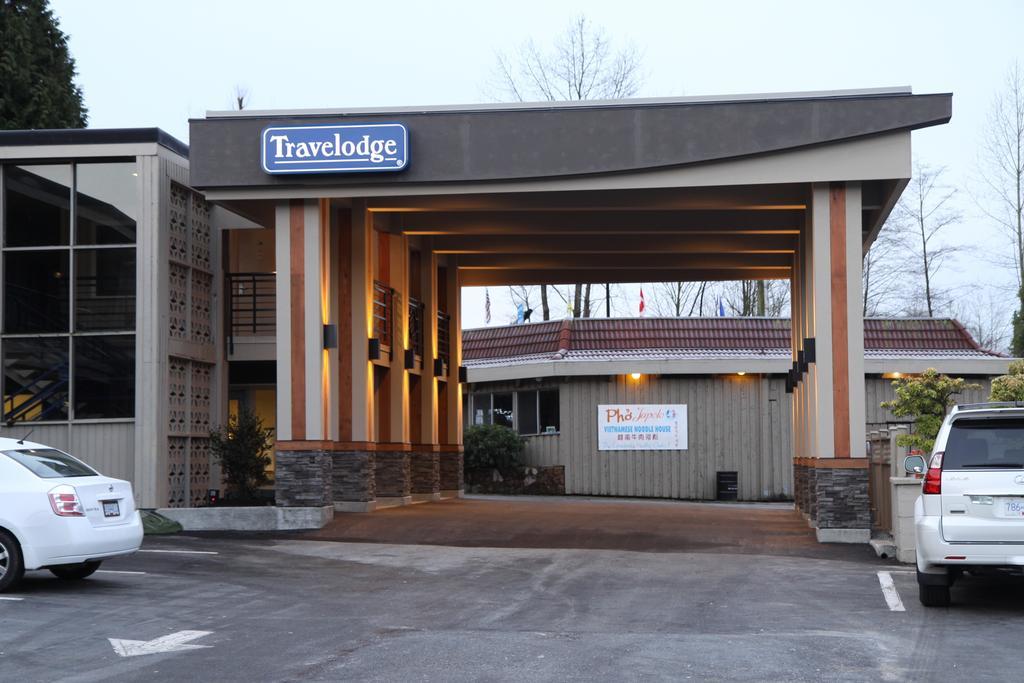 Travelodge By Wyndham Vancouver Lions Gate Exterior foto